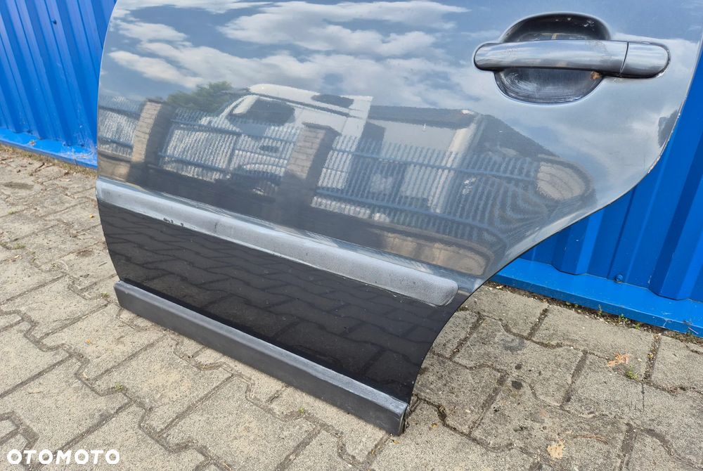 DRZWI TYŁ LEWY VW PASSAT B5 FL KOMBI LC7V - 4