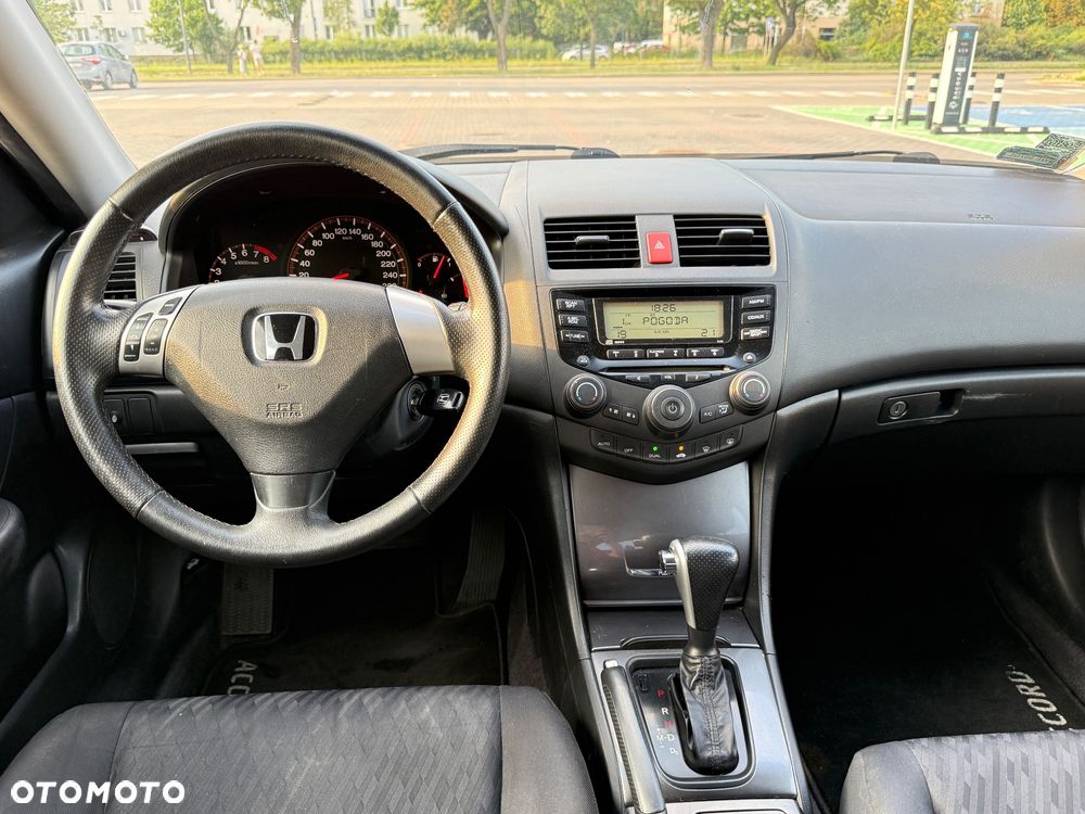 Honda Accord 2.0 Comfort - 15