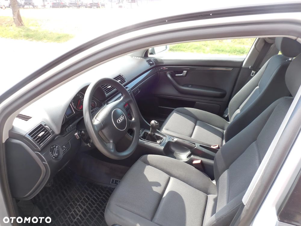 Audi A4 Limousine - 17