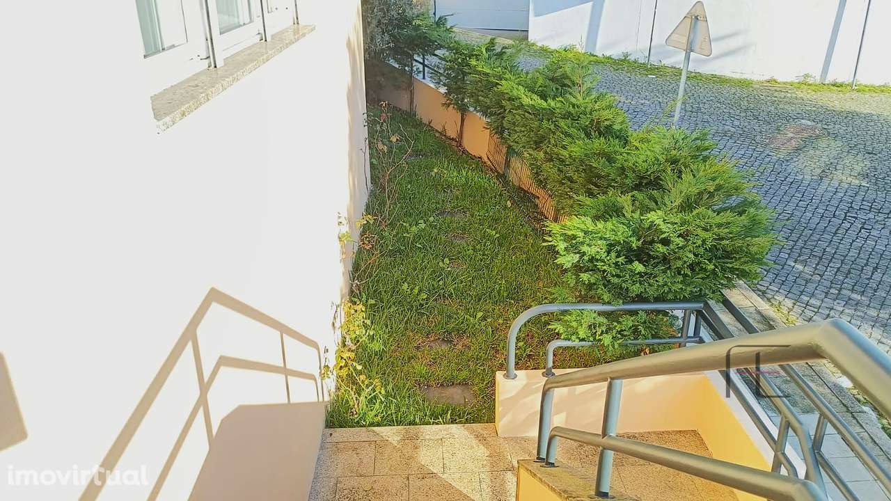 Moradia T3 em Alfena Valongo com Suite, Garagem Box e Salão de Festas - Grande imagem: 4/33