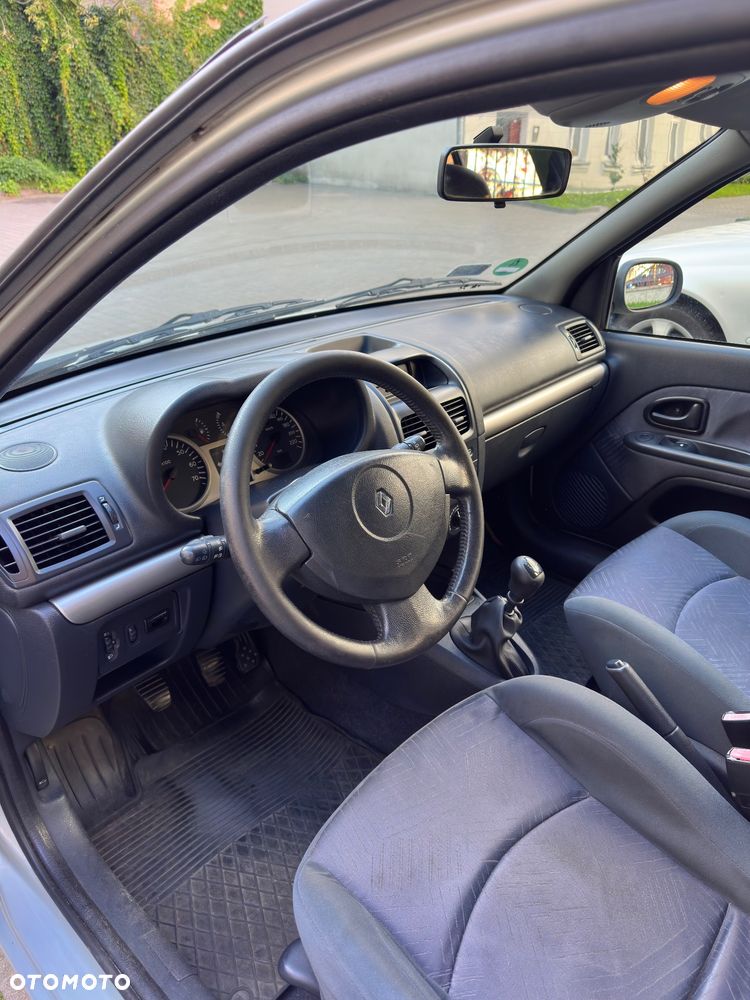 Renault Clio - 14