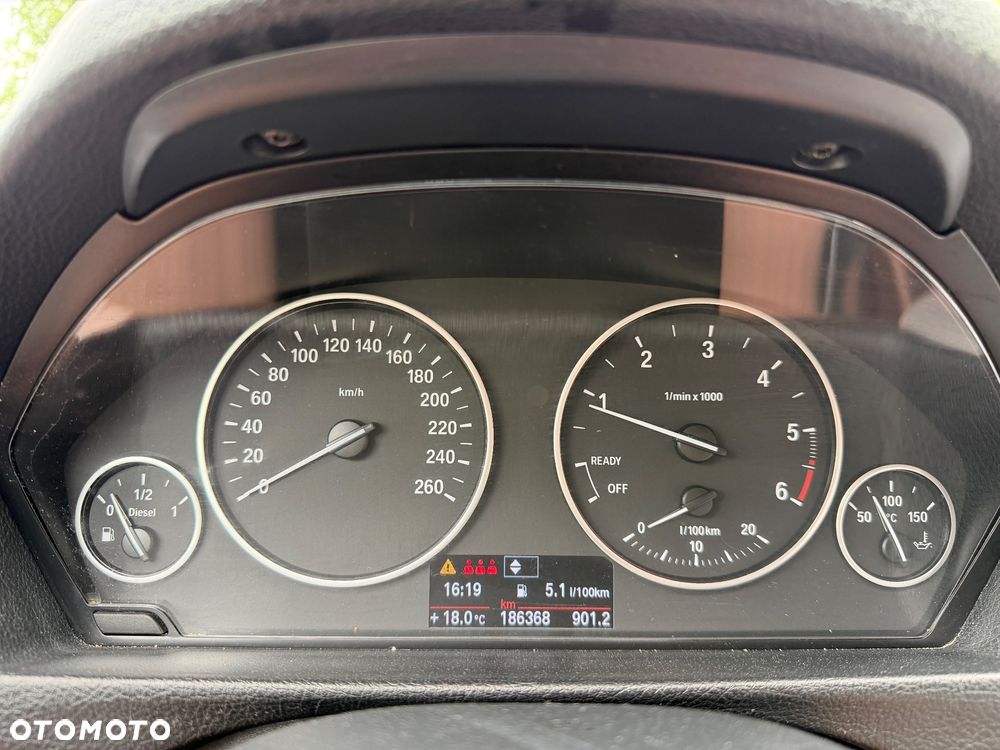 BMW Seria 3 320d Sport Line - 12