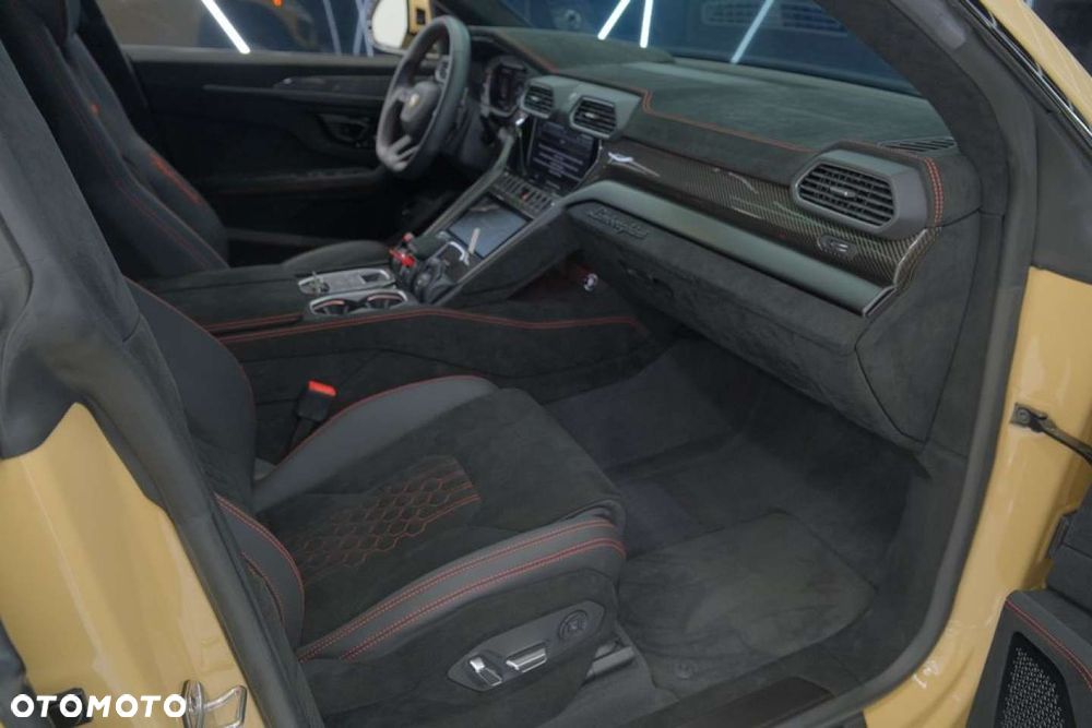 Lamborghini Urus - 39