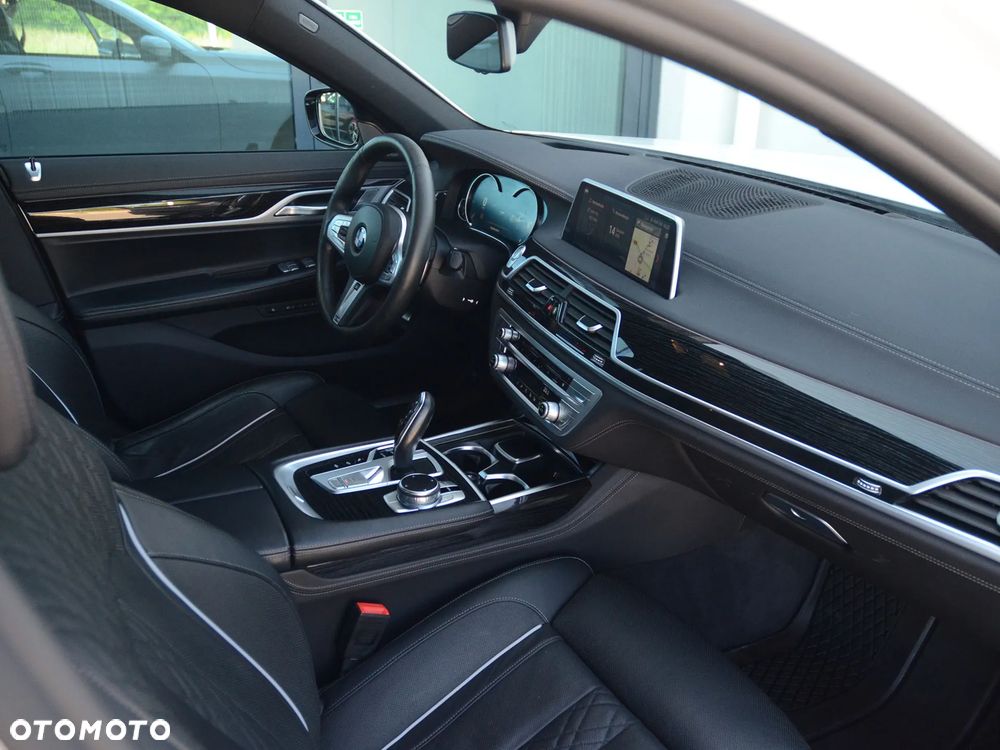BMW Seria 7 - 33
