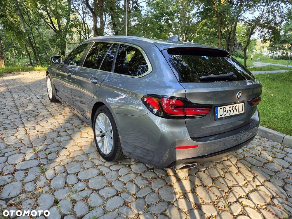 BMW Seria 5 520d xDrive - 4