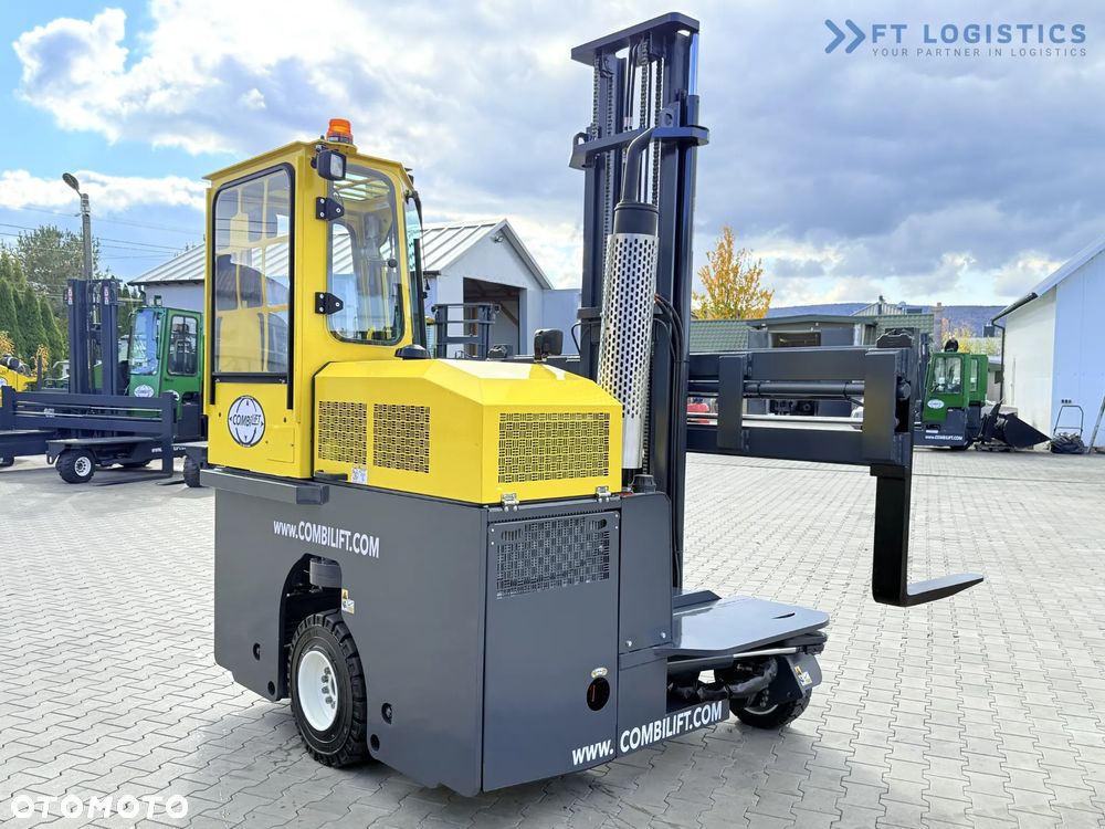 Combilift WÓZEK CZTEROKIERUNKOWY - WIELOKIERUNKOWY / JEDYNIE 491 MTH / C2500 / GAS / DUPLEX 4600MM / KRÓTKI - JEDYNIE 1900MM / SZEROKI 2700 POZYCJONER WIDEŁ / OGRZEWANIE / PEŁNA OGRZEWANA KABINA / STAN IDEALNY / Szeroka oferta wózków czterokierunkowych i bocznych, dopasowanych do różnorodnych potrzeb i zastosowań - 24