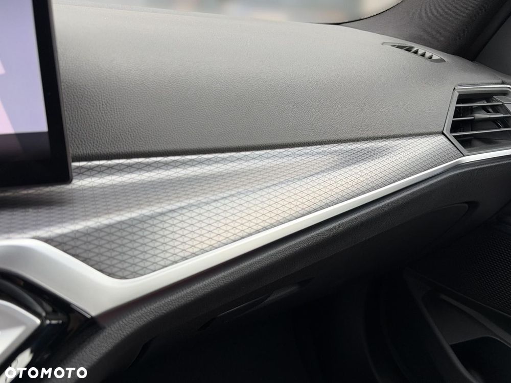 BMW Seria 3 318d MHEV M Sport - 16