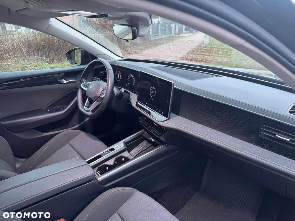 Volkswagen Passat - 25