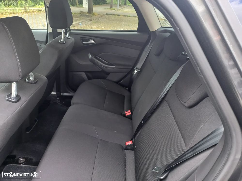 Ford Focus SW 1.5 TDCi EcoBlue Business - 8