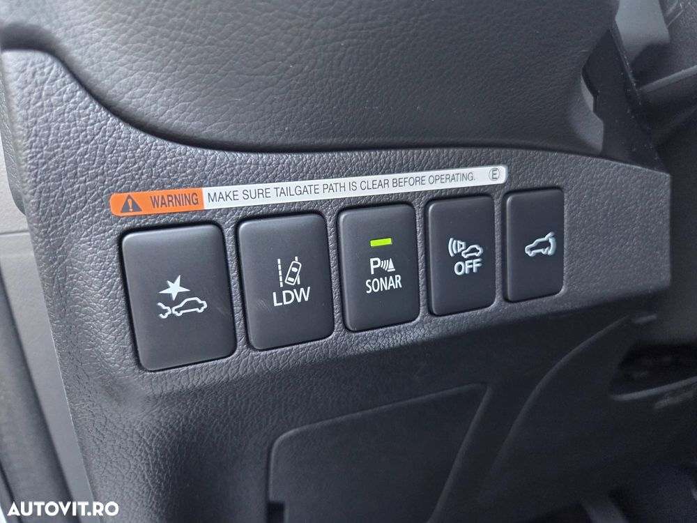 Mitsubishi Outlander - 26