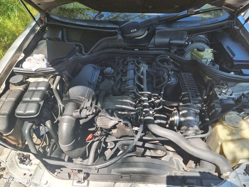 Mercedes-Benz E 220 - 11
