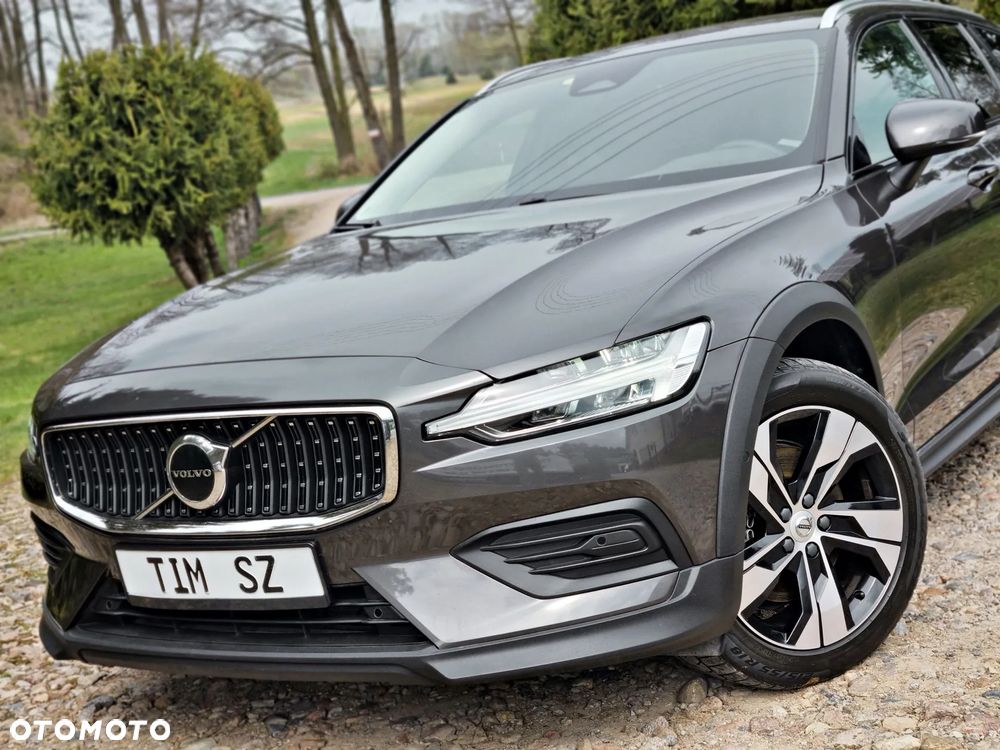 Volvo V60 Cross Country B4 D AWD Ultimate - 1