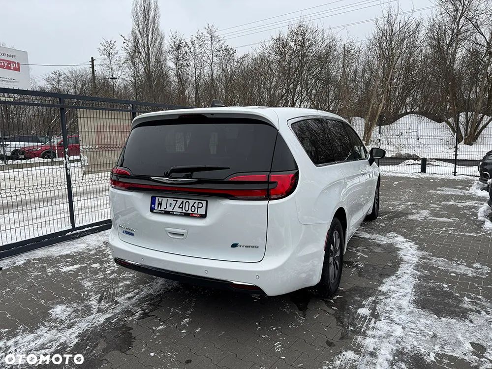 Chrysler Pacifica - 4