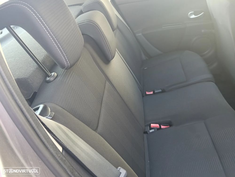 Renault Clio 1.5 dCi Privilège - 10