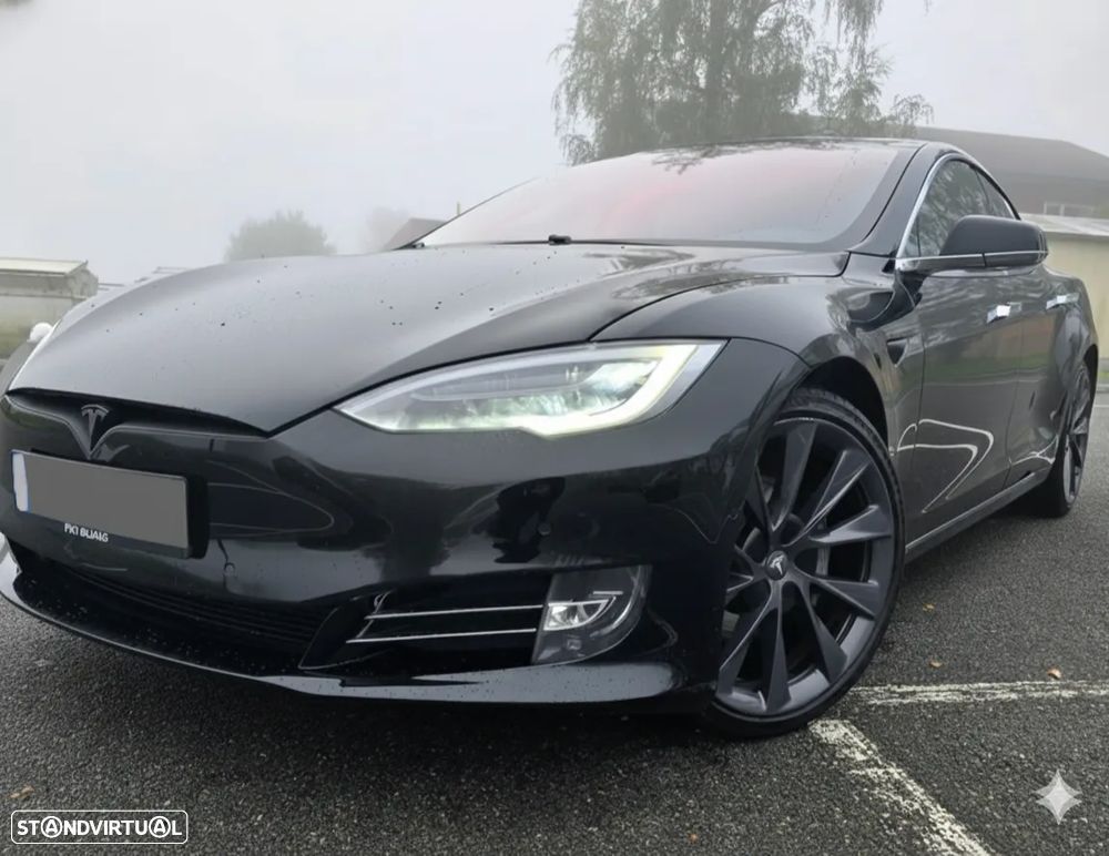 Tesla Model S - 4