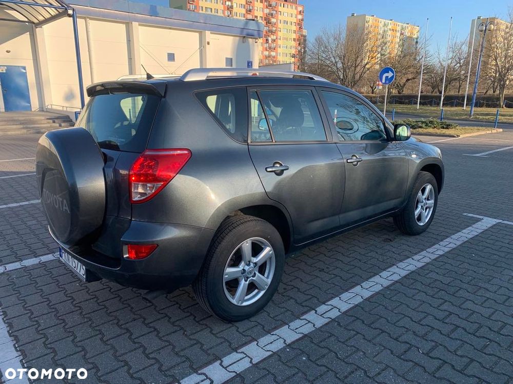 Toyota RAV4 2.2 D-4D 4x4 - 5