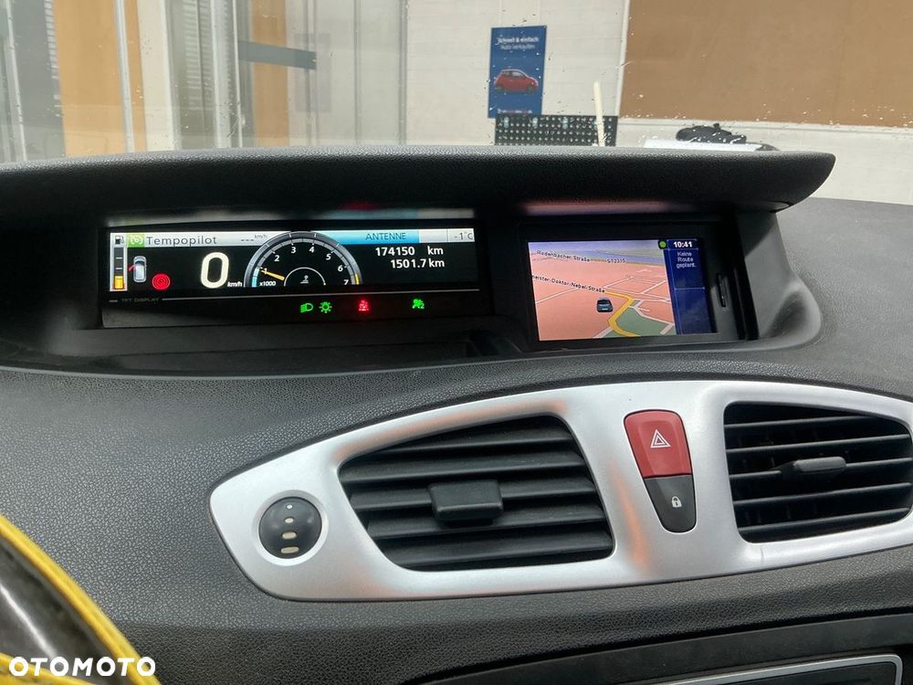 Renault Scenic 1.6 16V 110 Dynamique - 32