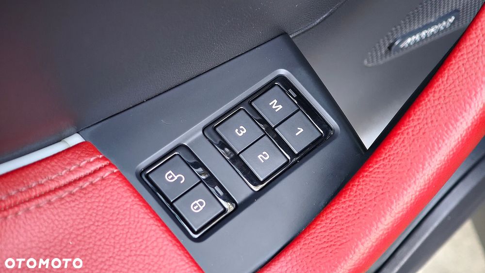 Jaguar F-Pace 2.0 i4P AWD R-Sport - 27