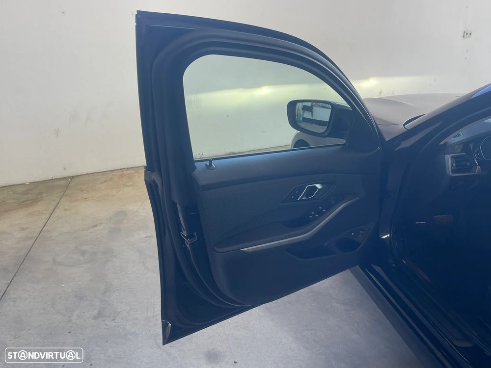 BMW 330 e Auto - 11