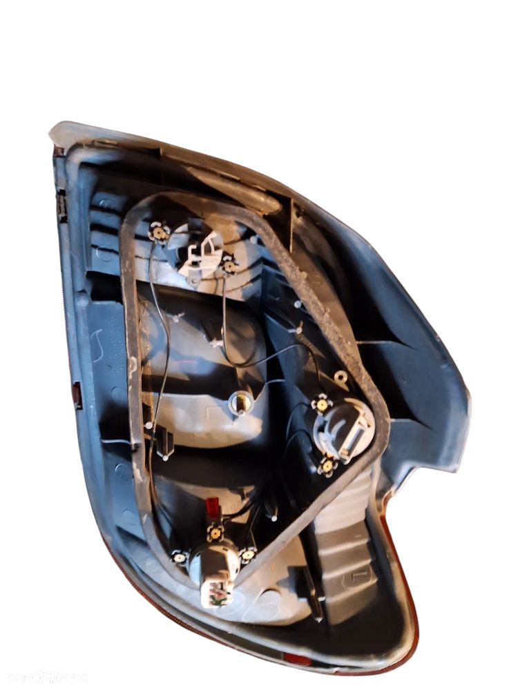 Lampa Tył Tylna Lampa LEWA TOYOTA YARIS I - 2