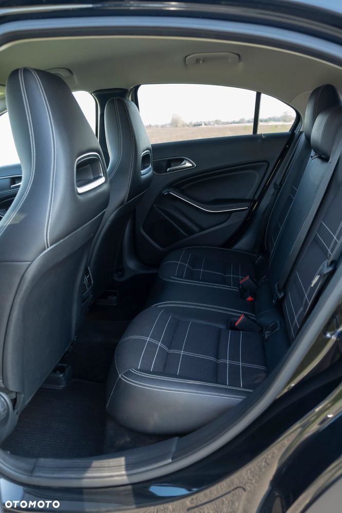 Mercedes-Benz Klasa A 200 7G-DCT AMG Line - 23