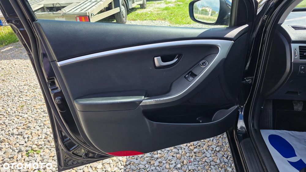 Hyundai i30 1.4 Fifa World Cup Edition - 16