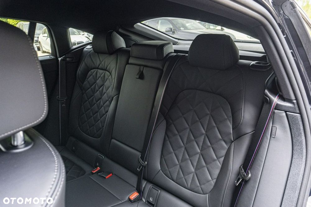 BMW X6 - 25