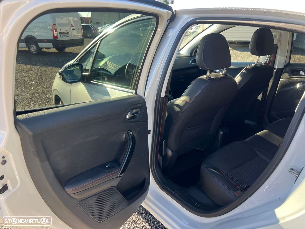 Peugeot 208 1.2 PureTech GT Line - 14