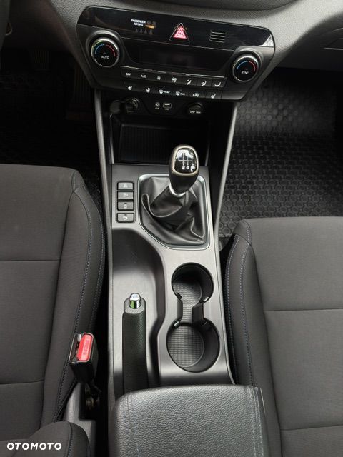 Hyundai Tucson 1.6 GDI BlueDrive GO 2WD - 11