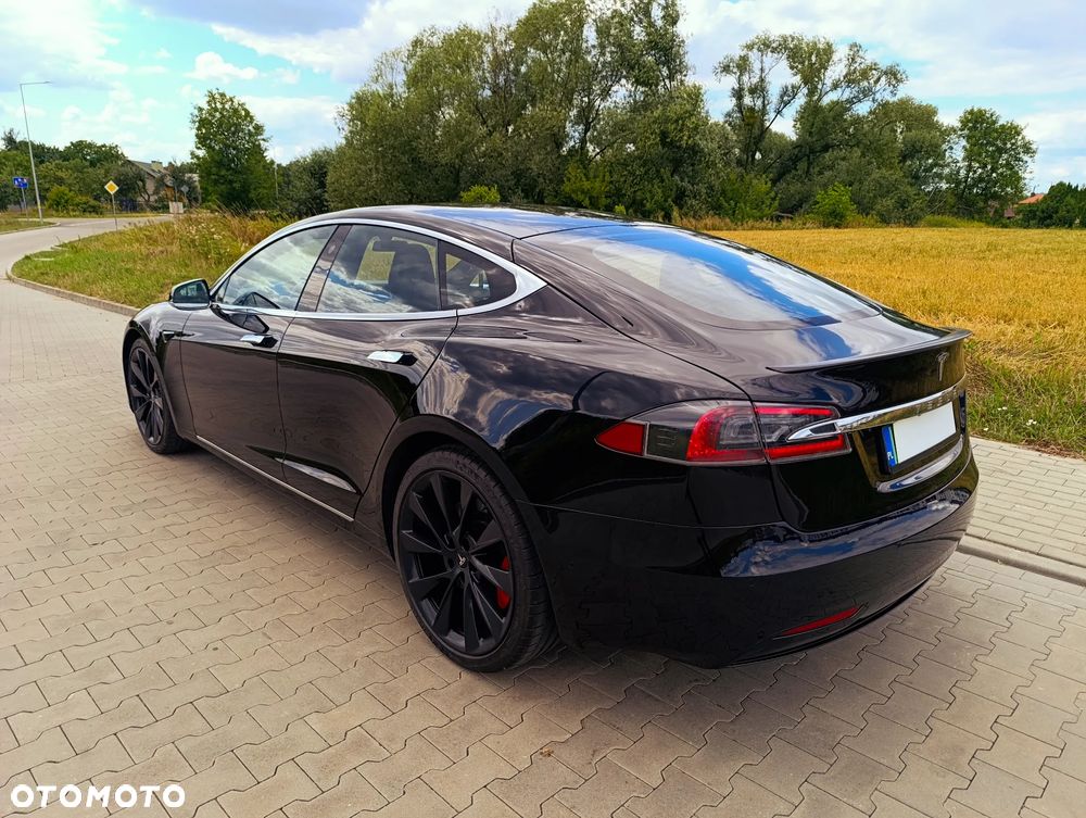 Tesla Model S - 37