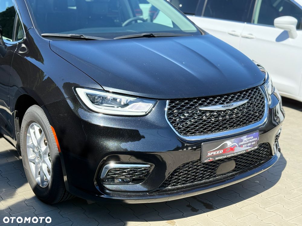 Chrysler Pacifica - 4