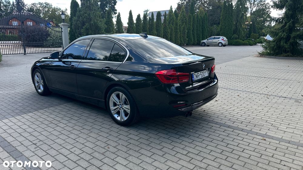 BMW Seria 3 330i Luxury Line sport - 4