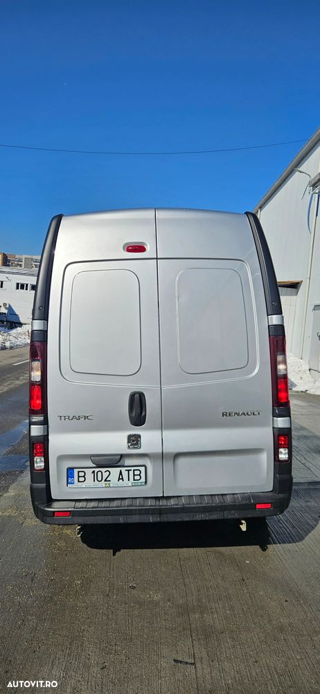 Renault TRAFIC - 2