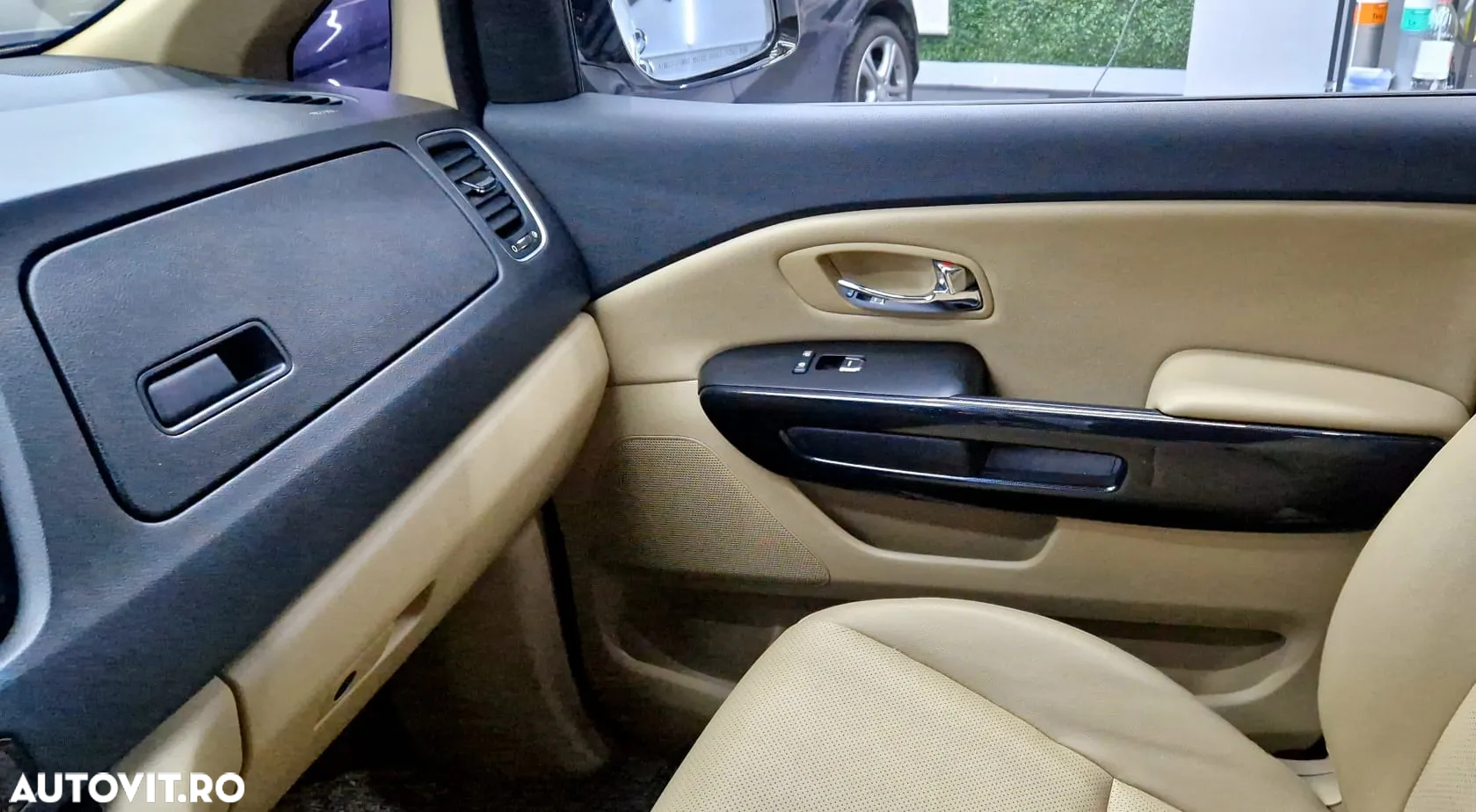 Kia Carnival - 15