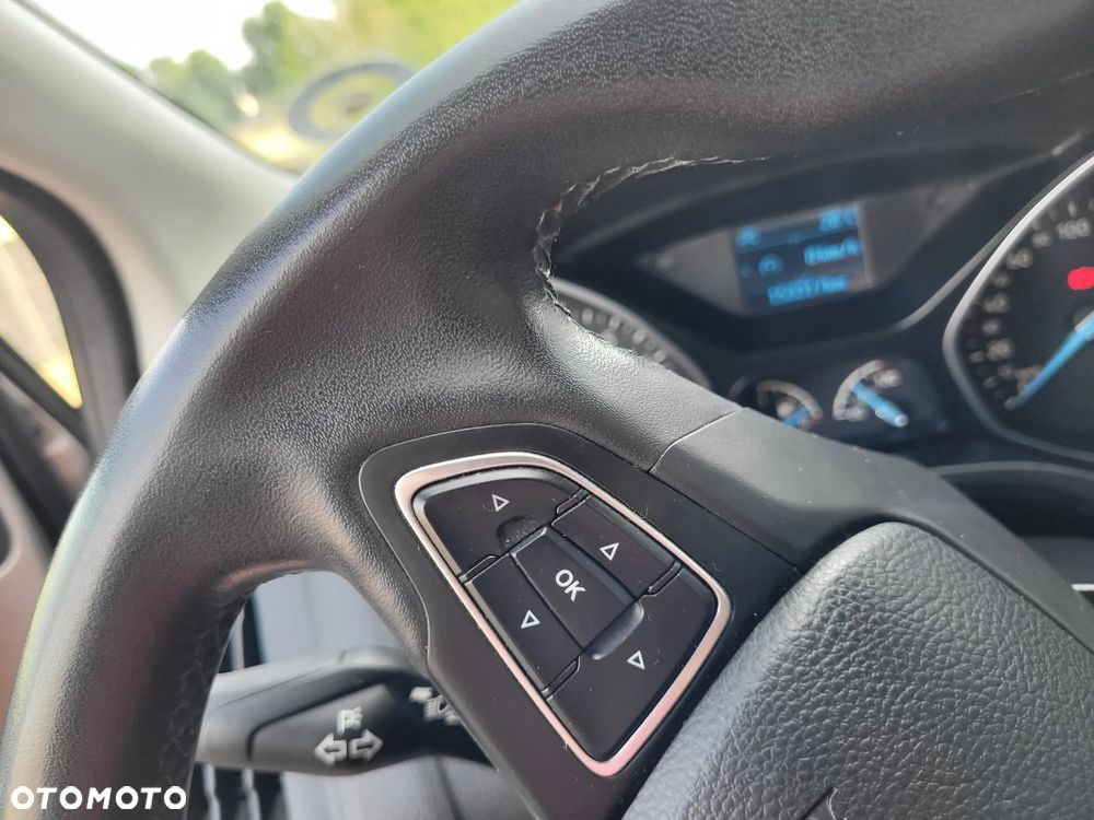 Ford Focus 1.0 EcoBoost Gold X (Trend) - 26