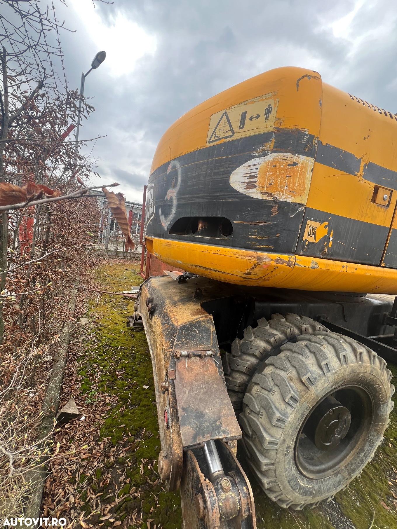 JCB JS130W - 10
