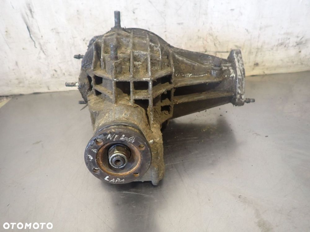 DYFERENCJAŁ PRZÓD LADA NIVA - 1