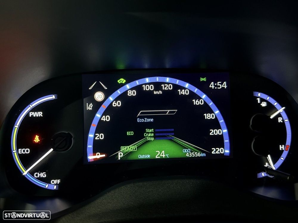 Toyota Yaris Cross 1.5 HDF Premier Edition - 28