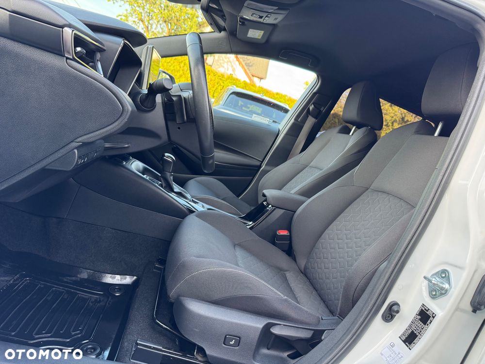 Toyota Corolla 2.0 Lounge - 18