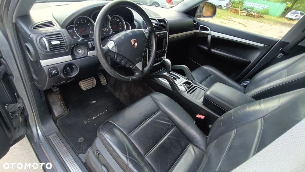 Porsche Cayenne - 6