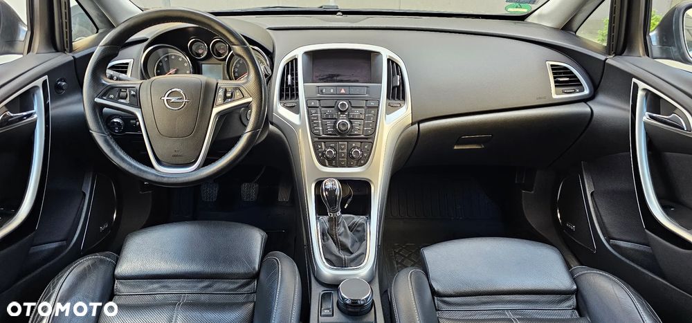 Opel Astra 1.6 T Cosmo - 19