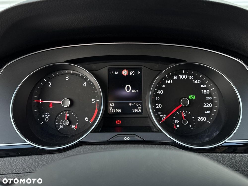 Volkswagen Passat Variant 2.0 TDI SCR Elegance DSG - 23
