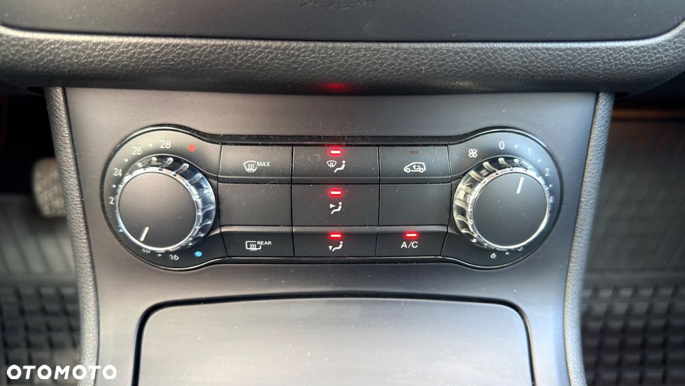 Mercedes-Benz Klasa B 180 BlueEFFICIENCY Edition Style - 23