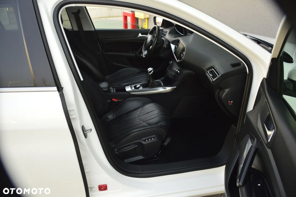 Peugeot 308 155 THP Allure - 20
