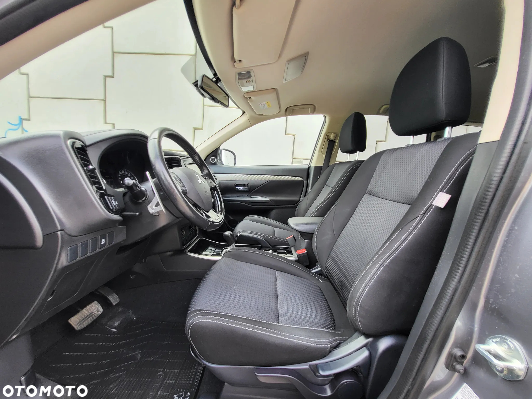 Mitsubishi Outlander - 7