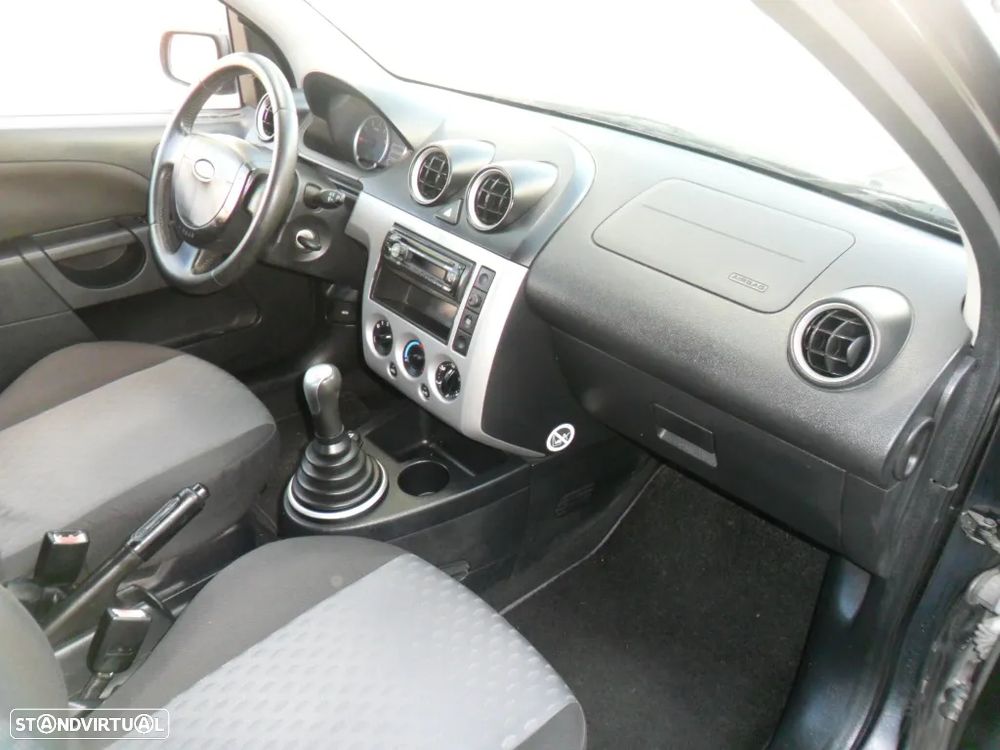 Ford Fiesta 1.4 TDCi Ghia - 19