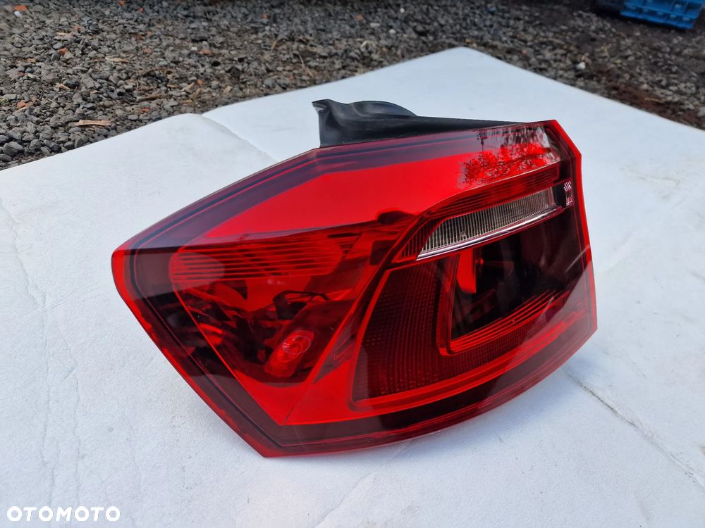 Lampa  lewy  tył  vw sportsvan - 2