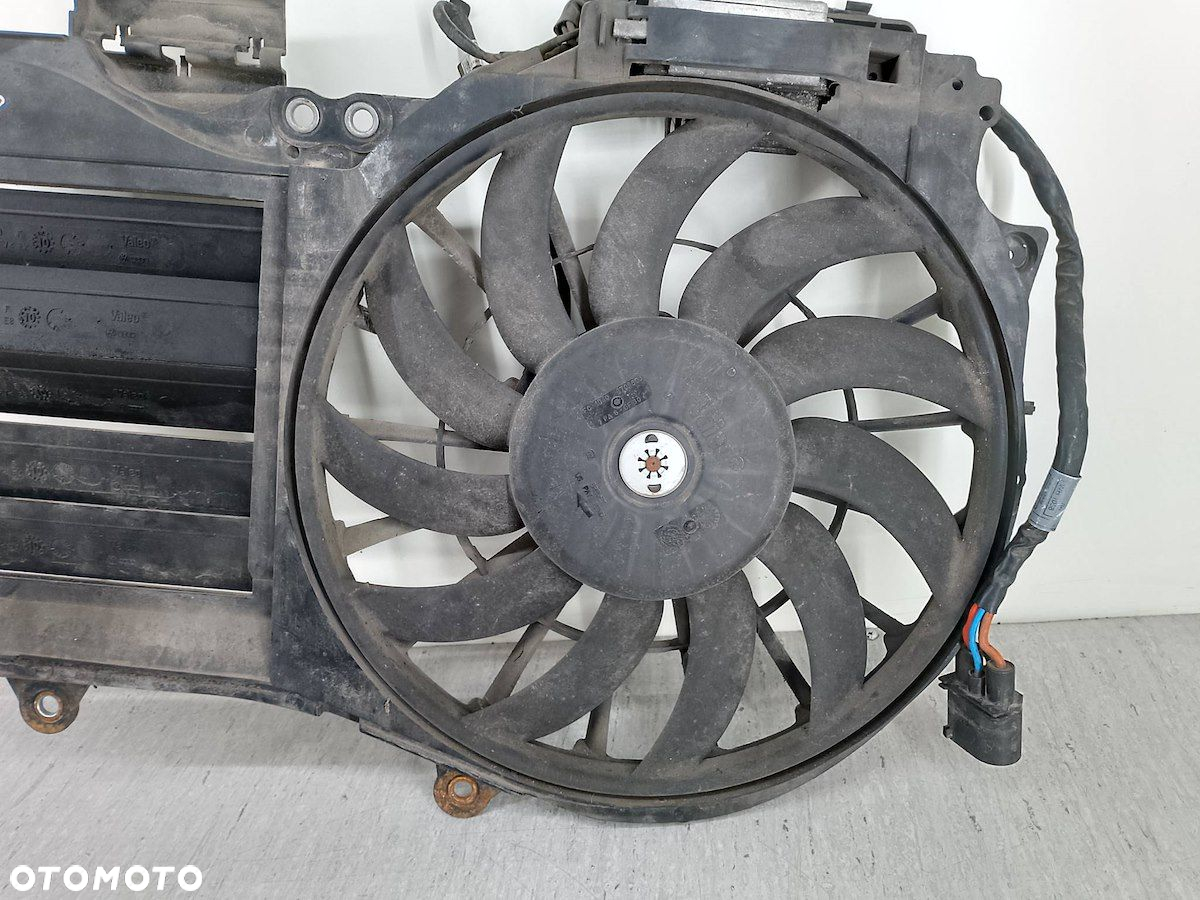 WENTYLATOR CHŁODNICY AUDI A4 B6 8E0121207 870666M 1.6 8V - 6