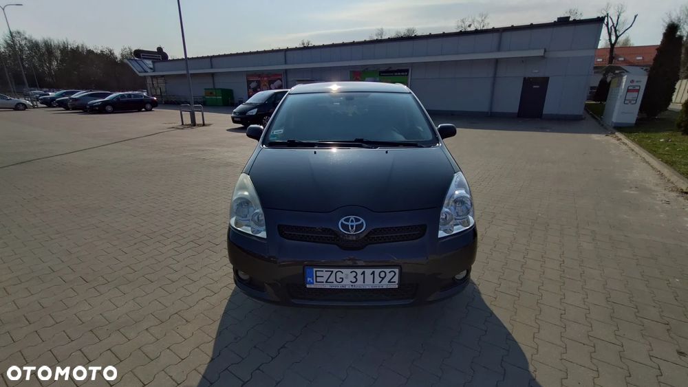 Toyota Corolla Verso - 14