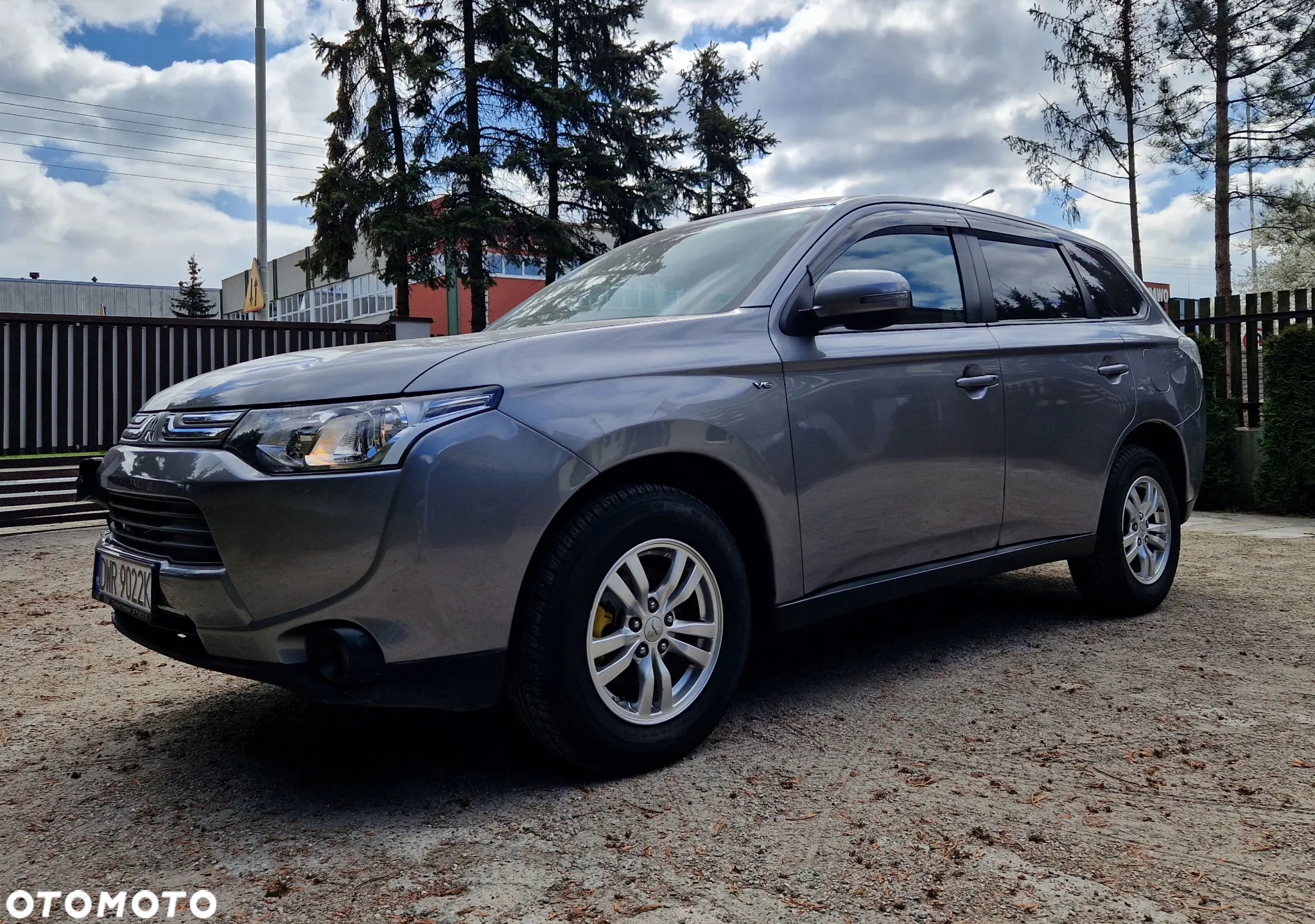 Mitsubishi Outlander - 3